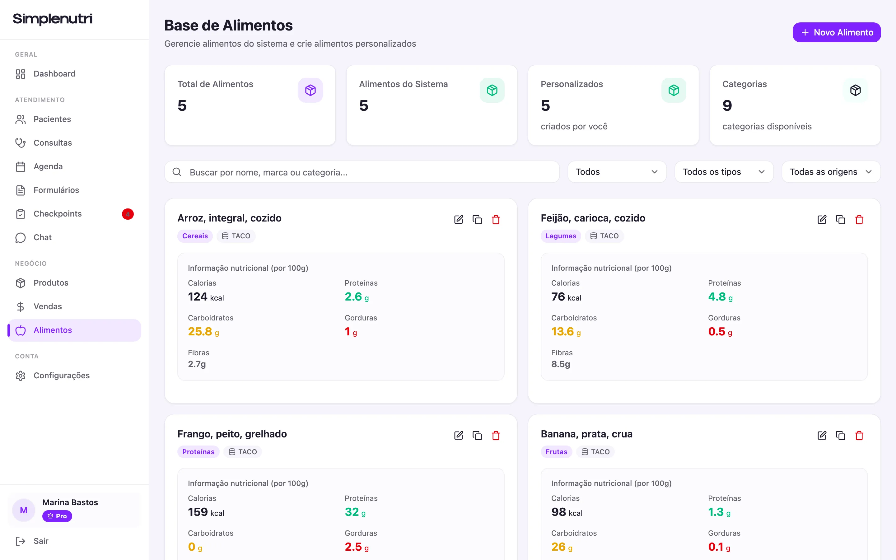 A Base de Alimentos com os quatro cartões, a busca e as etiquetas de origem nos cards